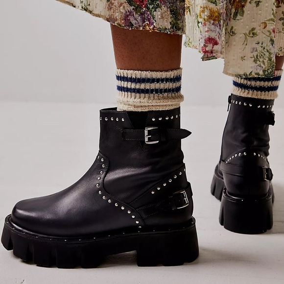 Free People Ludlow Studded Moto Boot Size 39 or 9 NWT - Picture 2 of 15